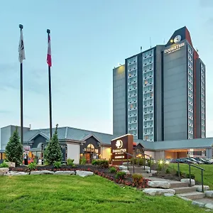 מלון Doubletree By Hilton Airport, On