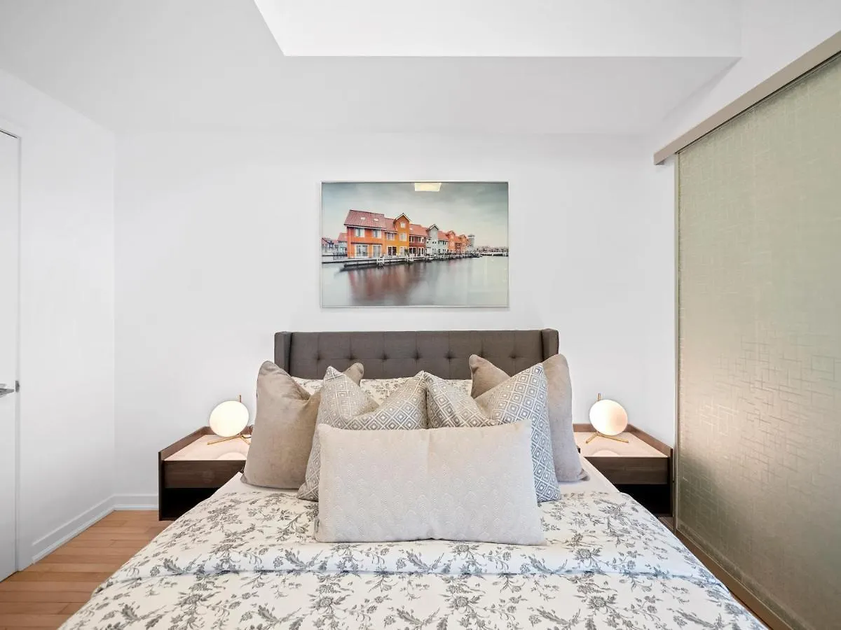 Delta Suites - Entertainment District - Downtown Toronto Hotel