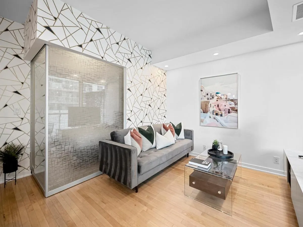 Delta Suites - Entertainment District - Downtown Toronto 5*,  Kanada