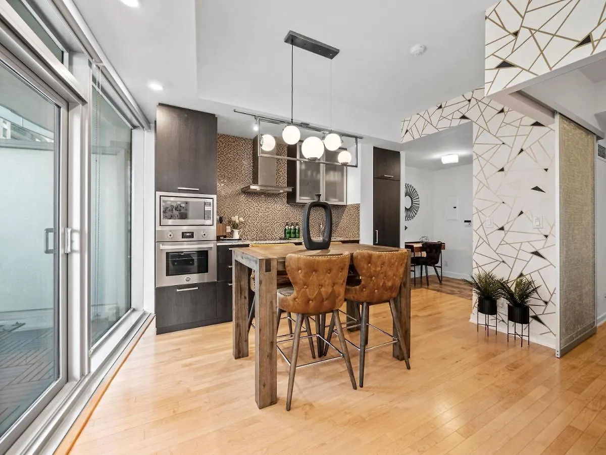 Hotel Delta Suites - Entertainment District - Downtown Toronto