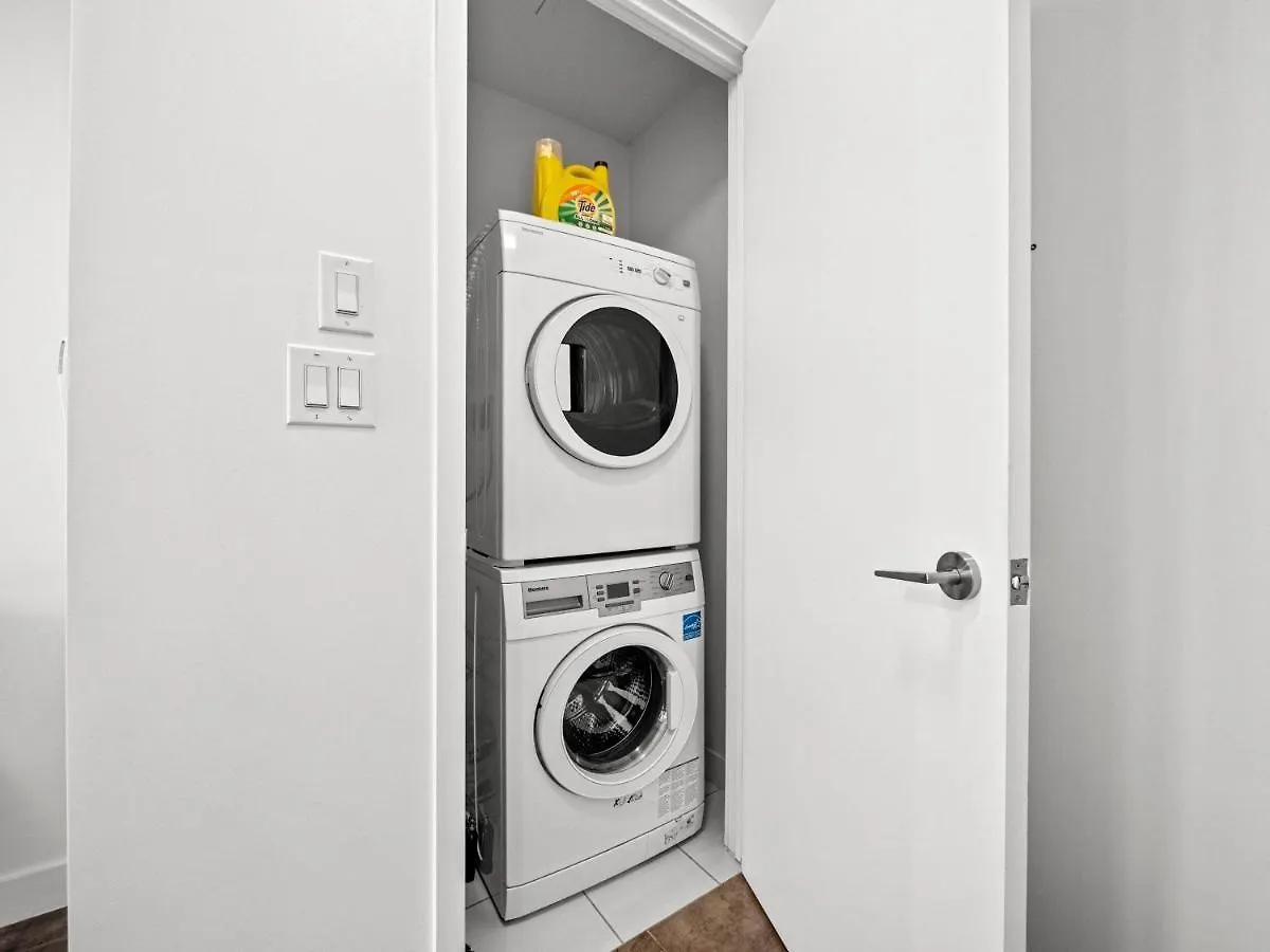 Delta Suites - Entertainment District - Downtown Toronto 5*,  Kanada