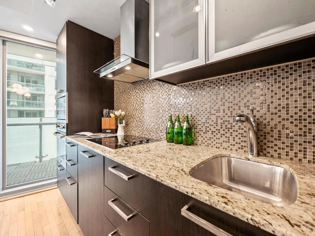 Delta Suites - Entertainment District - Downtown Toronto 5*,  Kanada