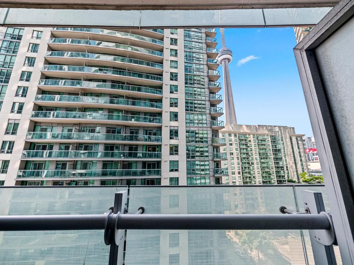 Delta Suites - Entertainment District - Downtown Toronto